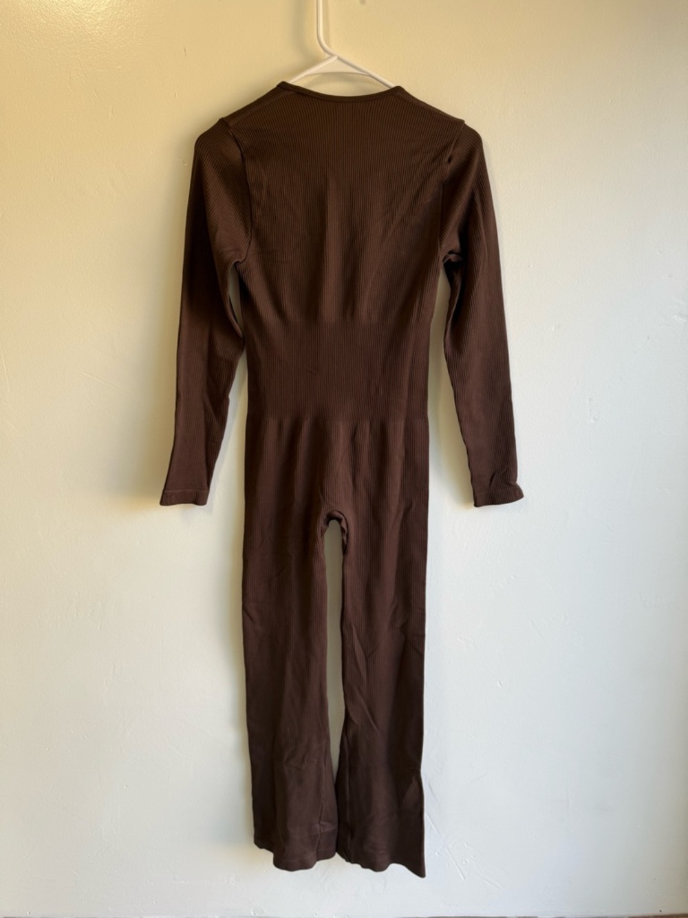 OQQ Brown Square Neck Long Sleeve Bell Bottom Athletic Jumpsuit size Medium - Picture 2 of 5